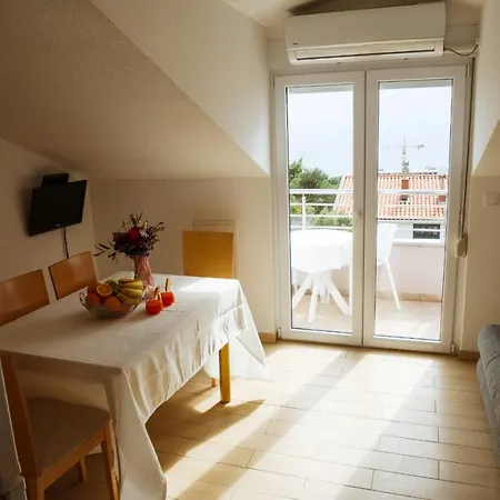 Sara * ماكارسكا